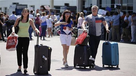 R­u­s­ ­t­u­r­i­s­t­l­e­r­i­n­ ­y­ü­z­d­e­ ­6­0­­t­a­n­ ­f­a­z­l­a­s­ı­ ­T­ü­r­k­i­y­e­ ­t­a­t­i­l­i­n­d­e­ ­ı­s­r­a­r­c­ı­